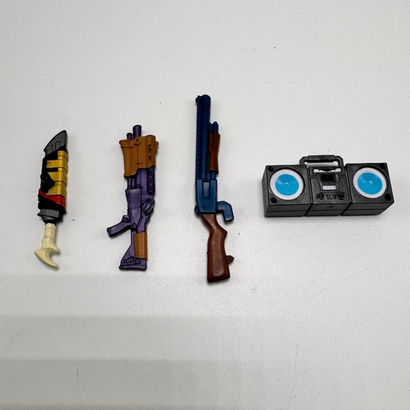 Fortnite‎ Weapons Accessories Lot of 4 - Picture 1 of 3